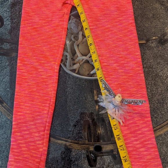 Famous pink in size small for girl. - Picture 5 of 6